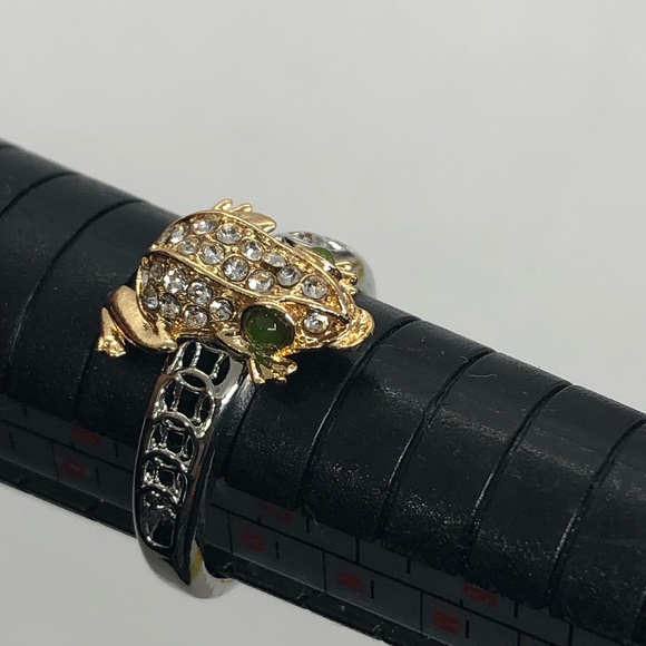 FREE WITH ORDER ‼️Beautiful Ring Sparkling Frog Fashion Ring - Picture 9 of 9